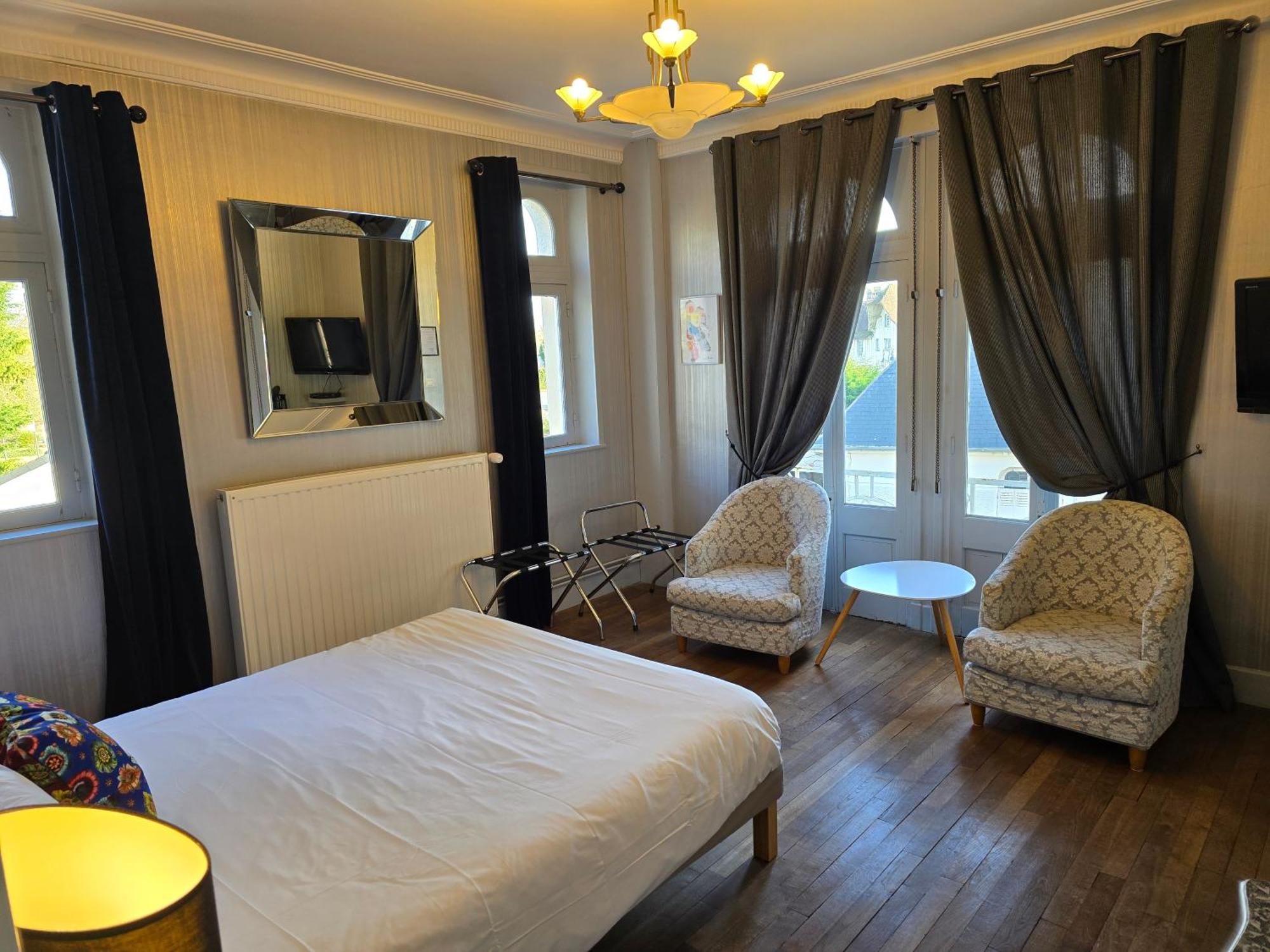 Le Castel Guesthouse Bayeux Ngoại thất bức ảnh