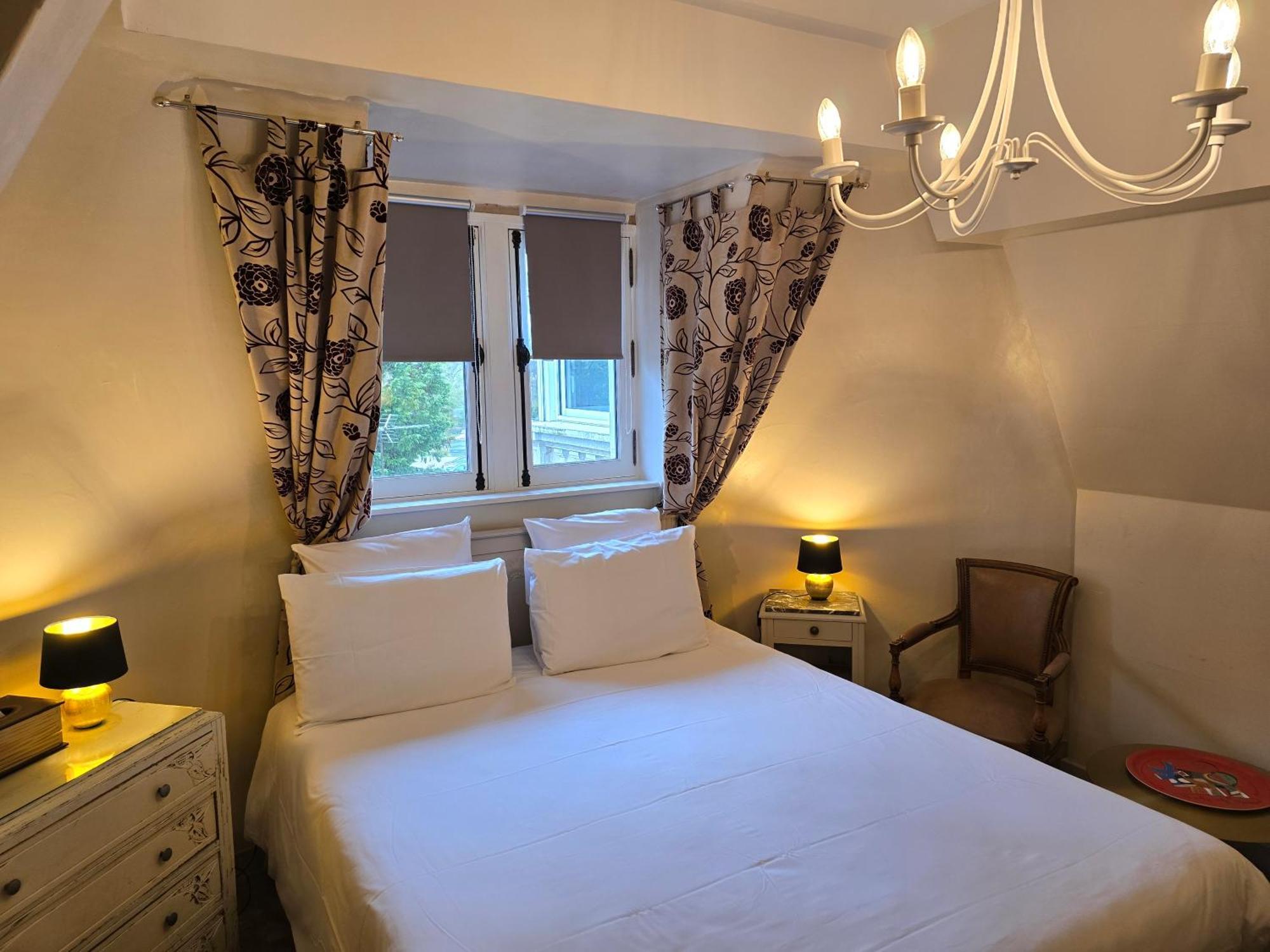Le Castel Guesthouse Bayeux Ngoại thất bức ảnh