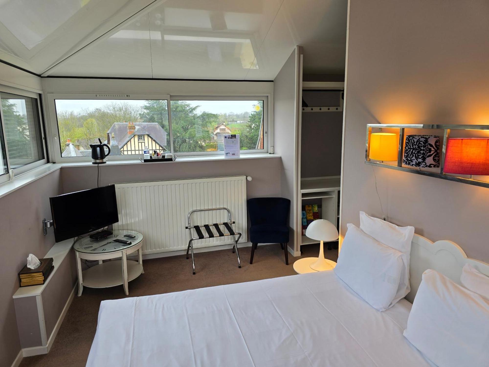 Le Castel Guesthouse Bayeux Phòng bức ảnh