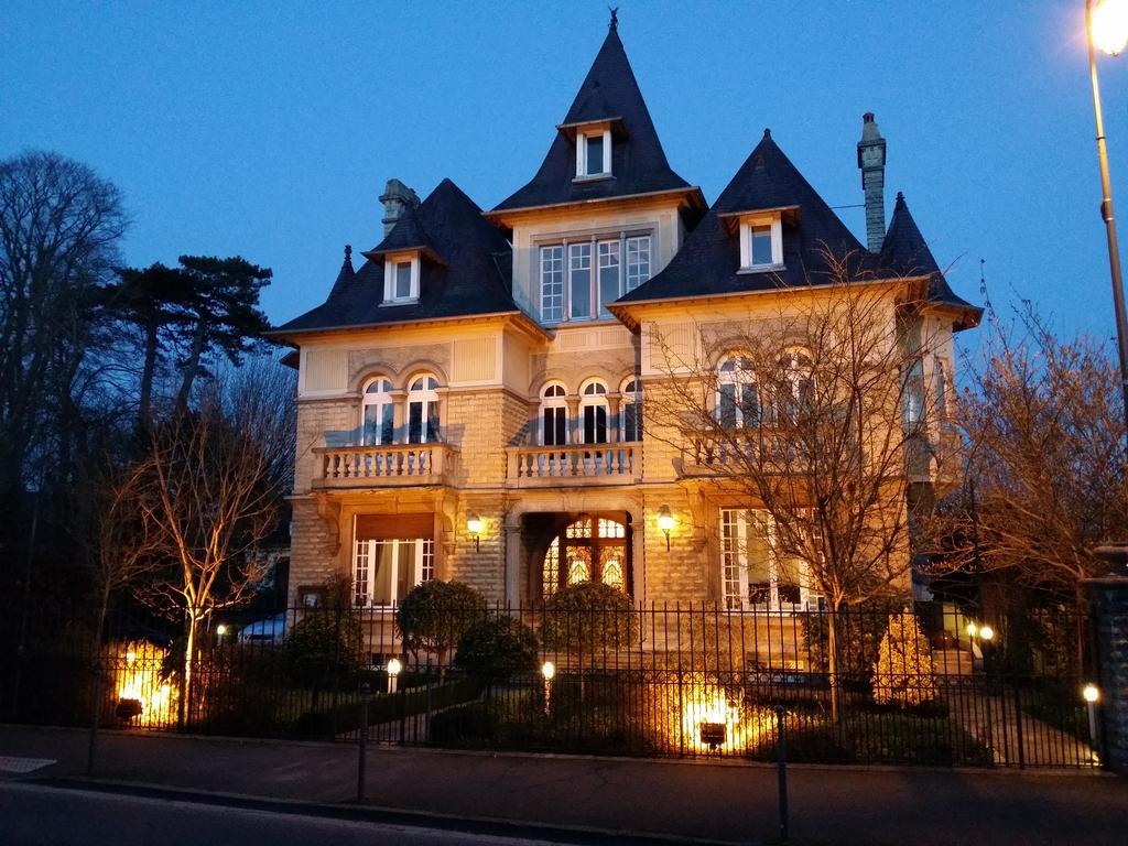 Le Castel Guesthouse Bayeux Ngoại thất bức ảnh